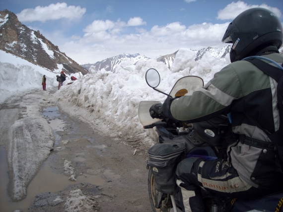 27 khardung la in may.JPG